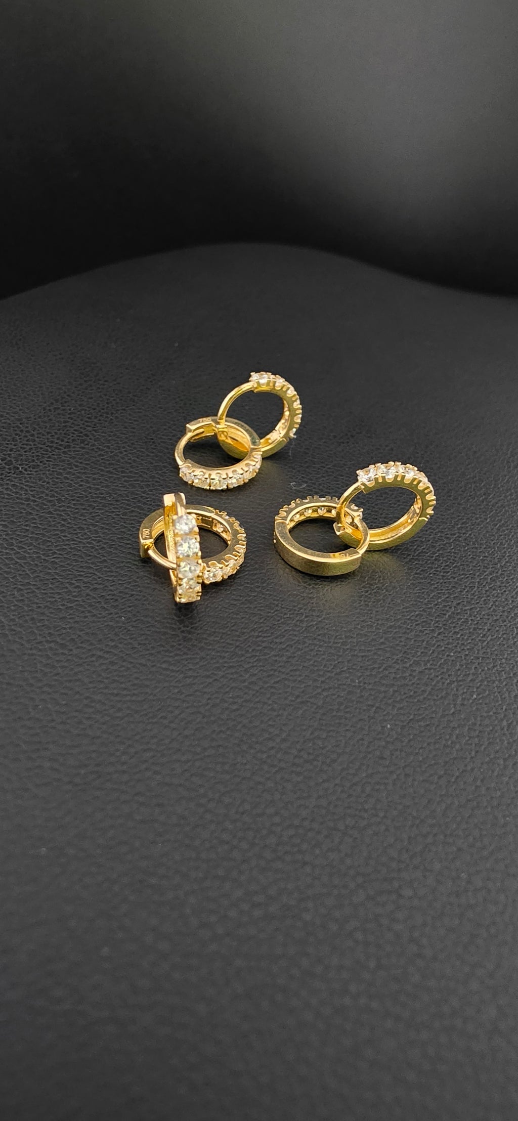 Huggie Mini Earring Baby