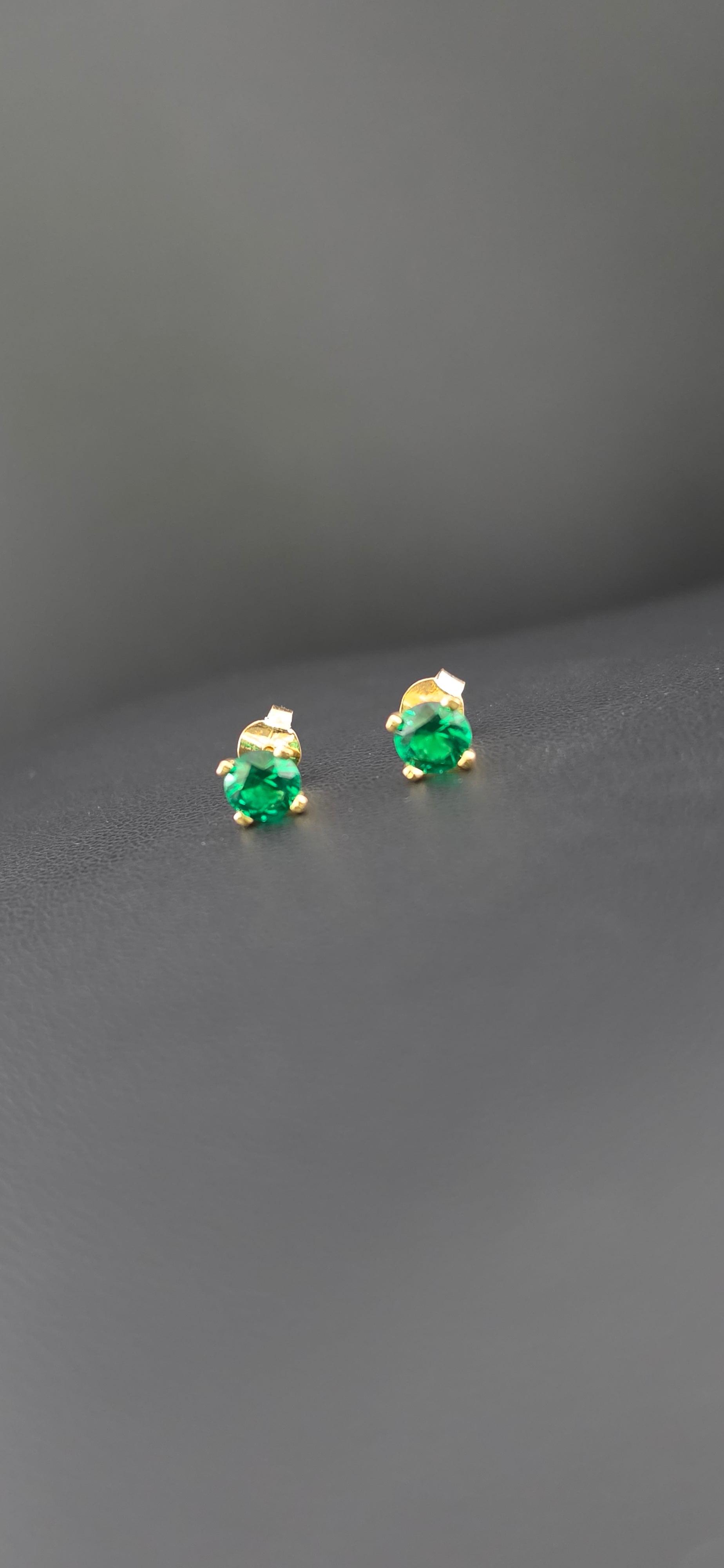 Earring Gem Esmerald 1ct