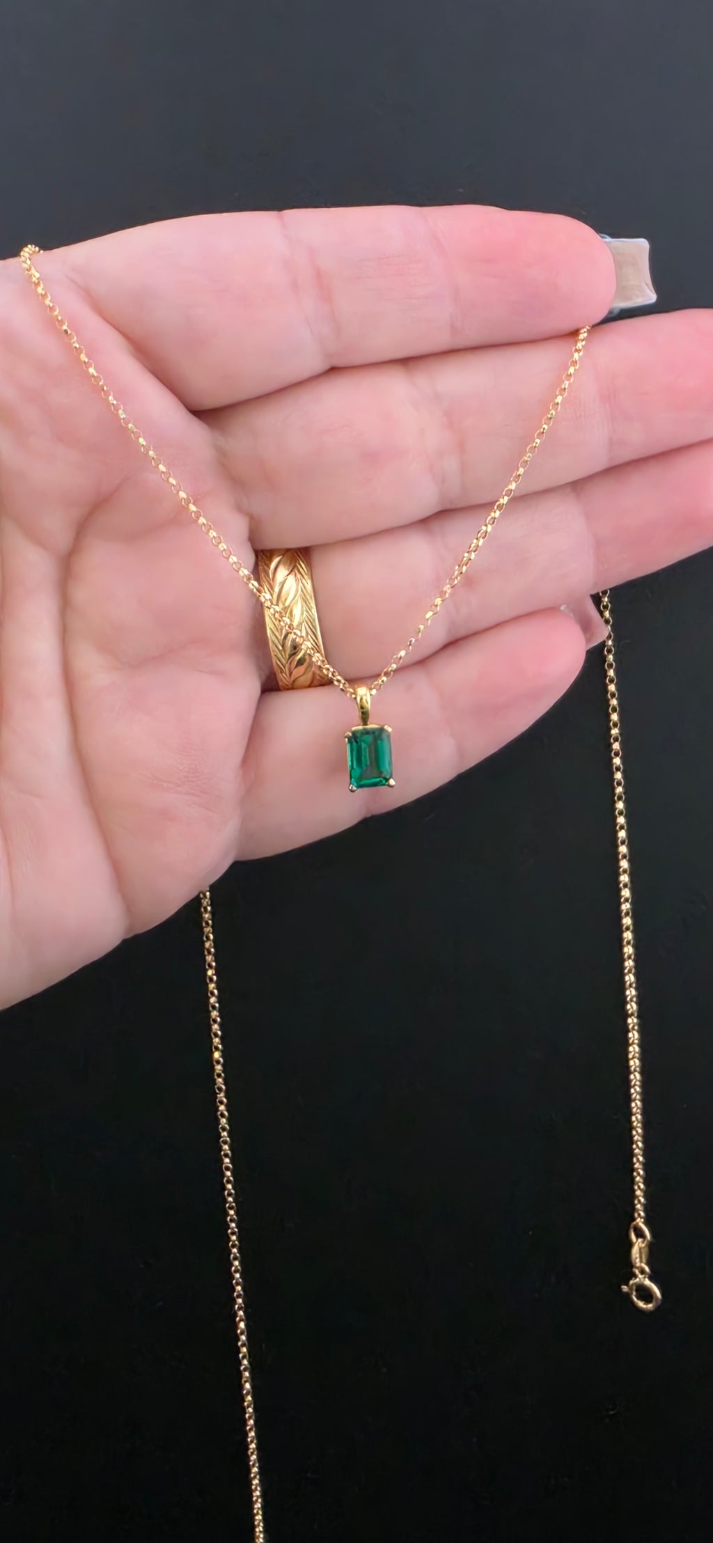 Esmerald 1ct Pendant