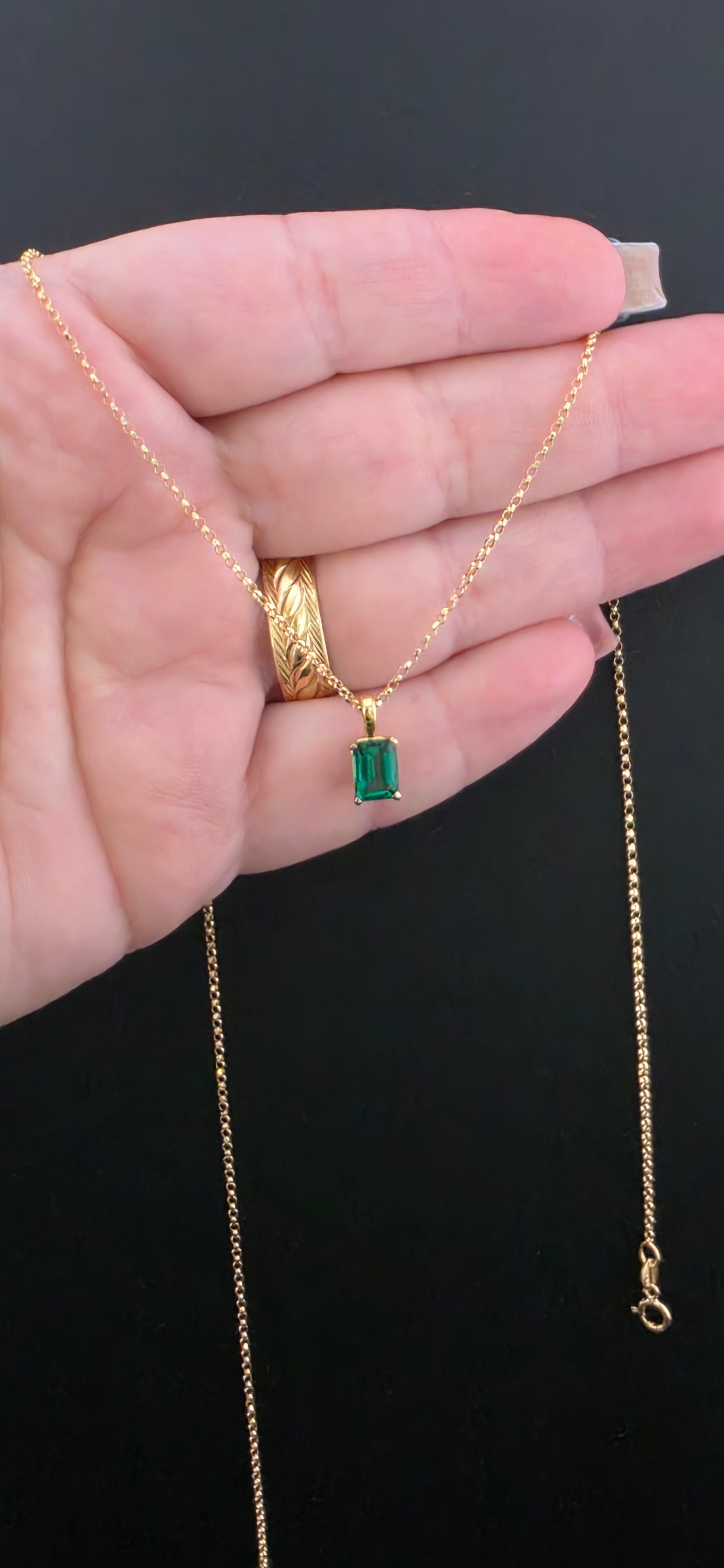 Esmerald 1ct Pendant