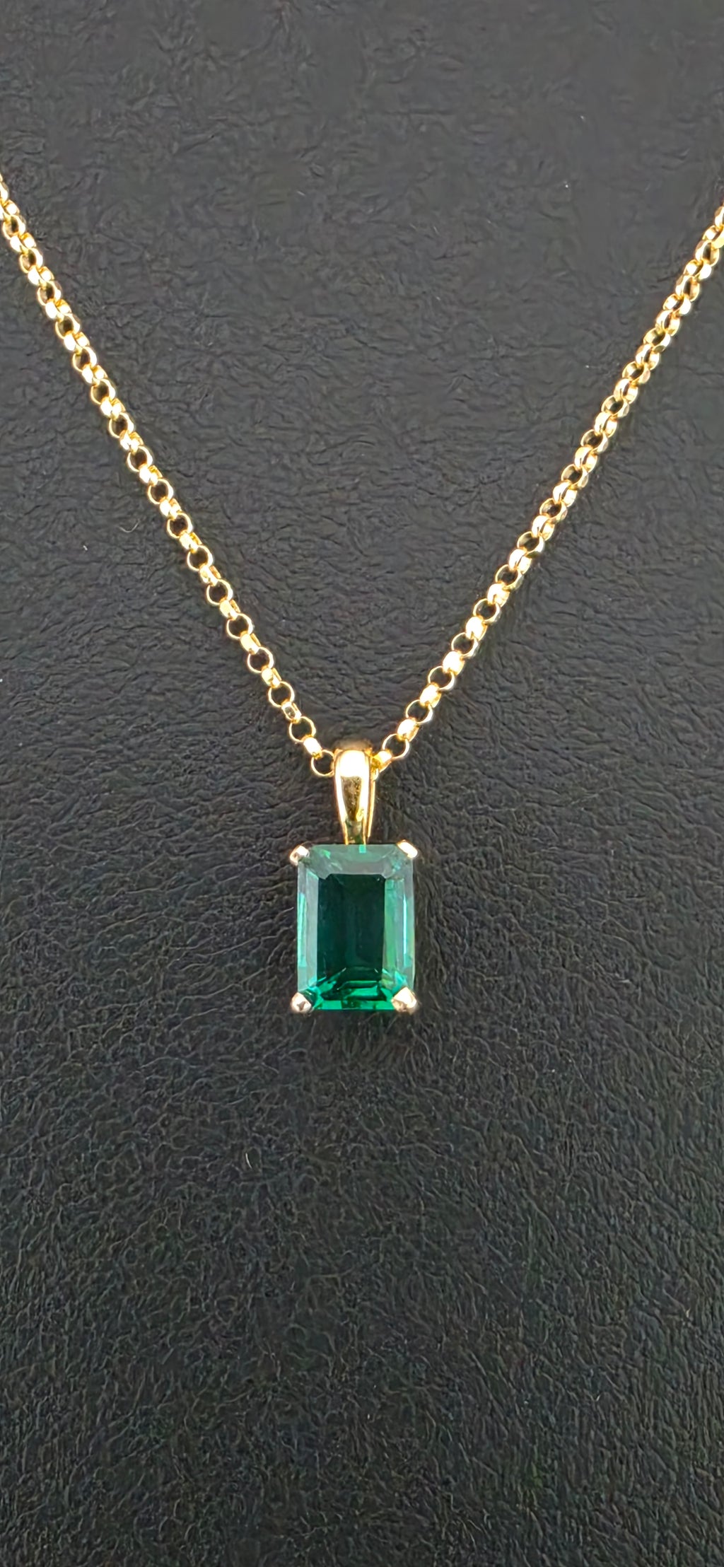 Esmerald 1ct Pendant