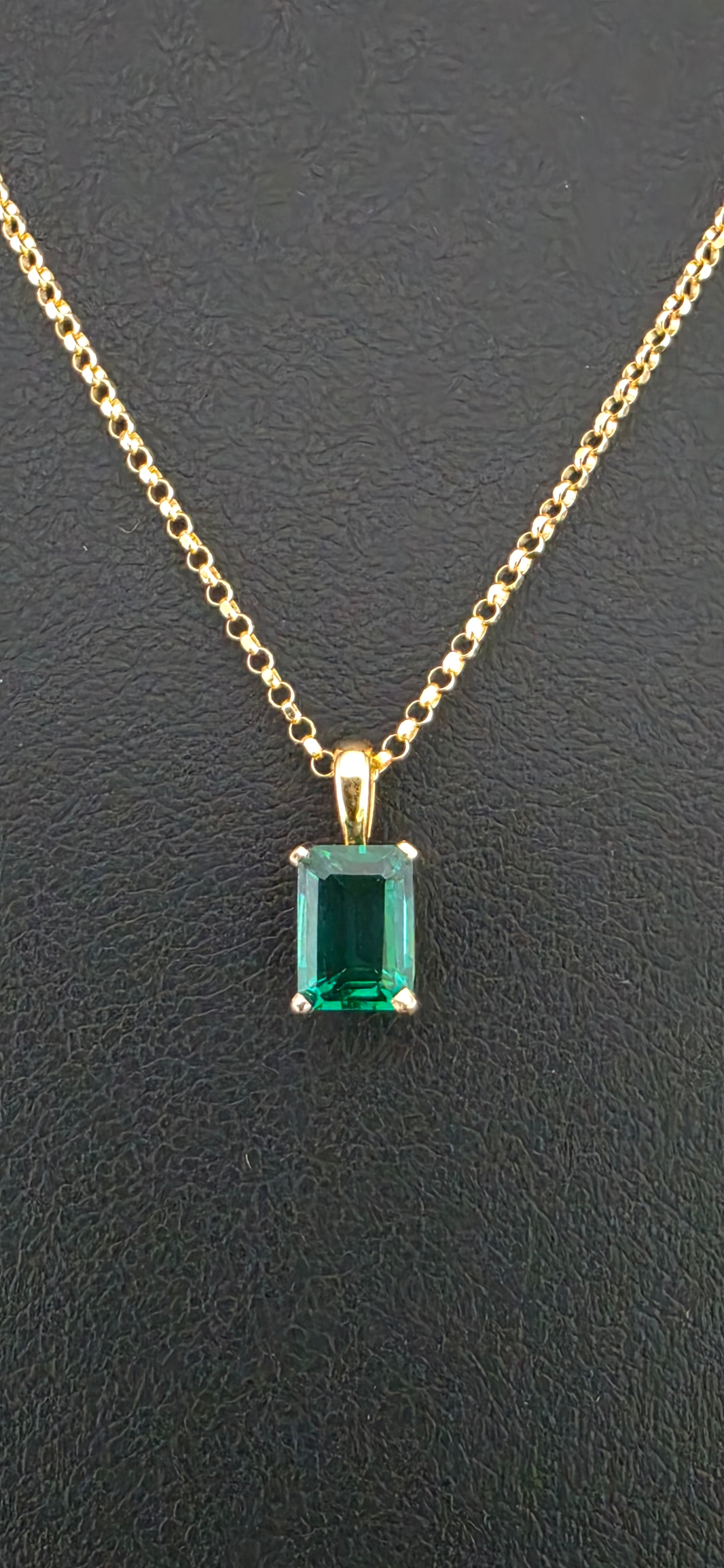 Esmerald 1ct Pendant