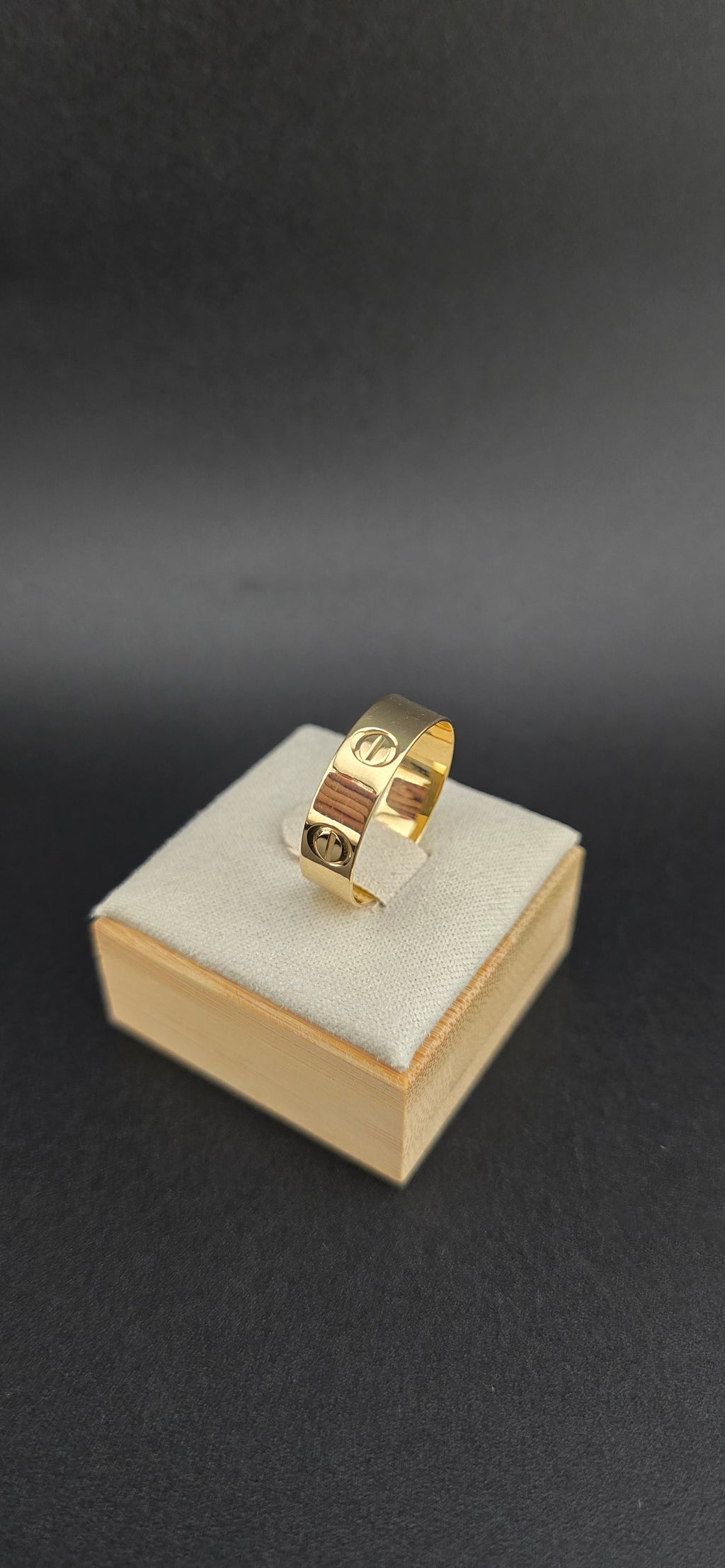 Ring CRT Solid