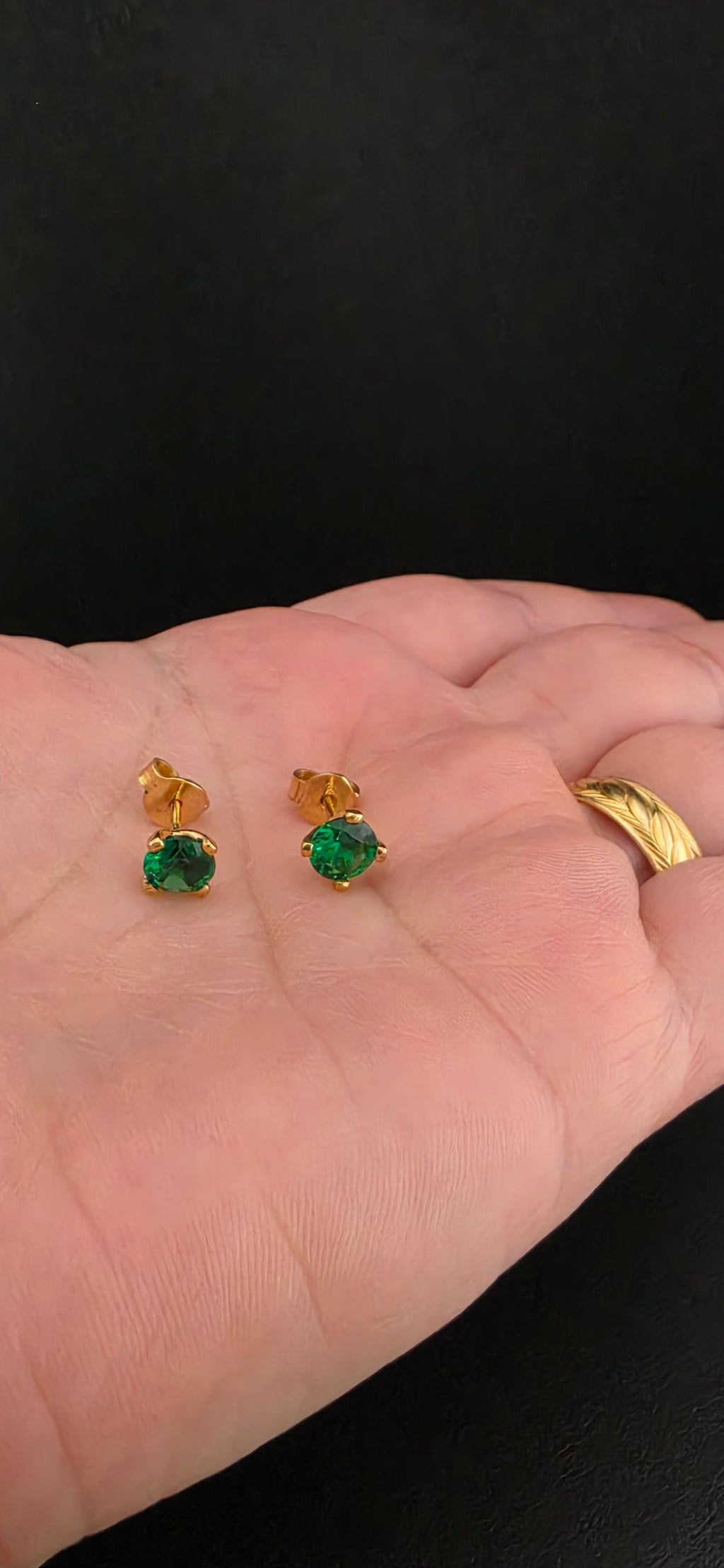 Earring Gem Esmerald 1ct