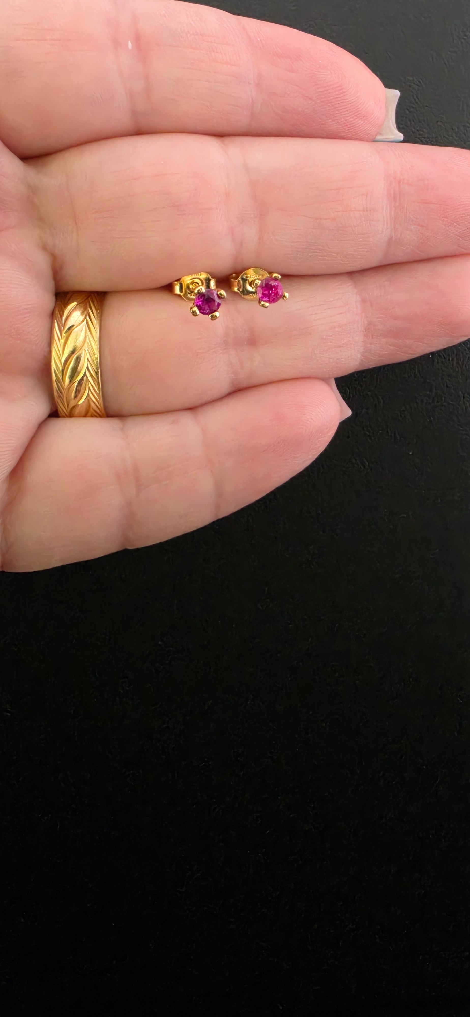 Earring Gem Rubí 15mm