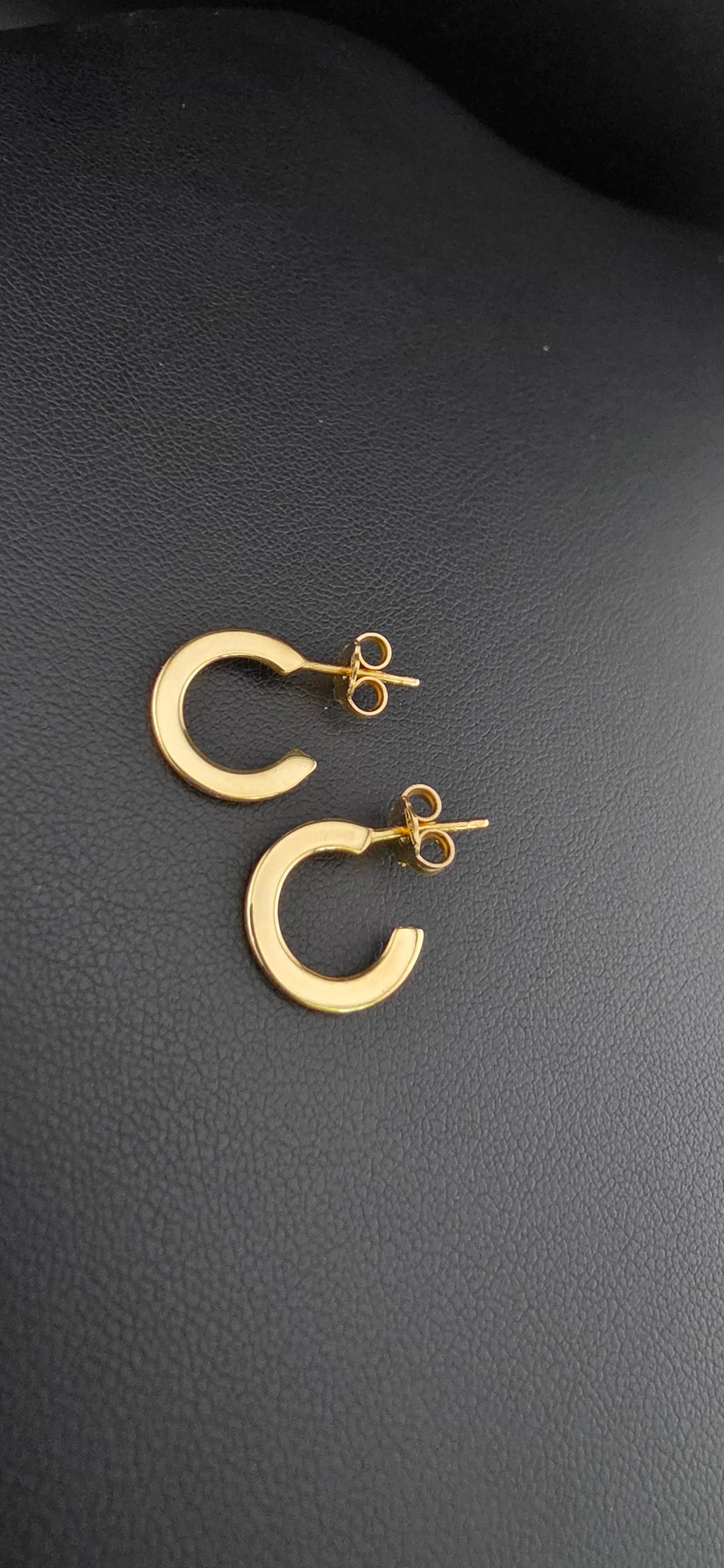 C-Hoop Earrings Solid