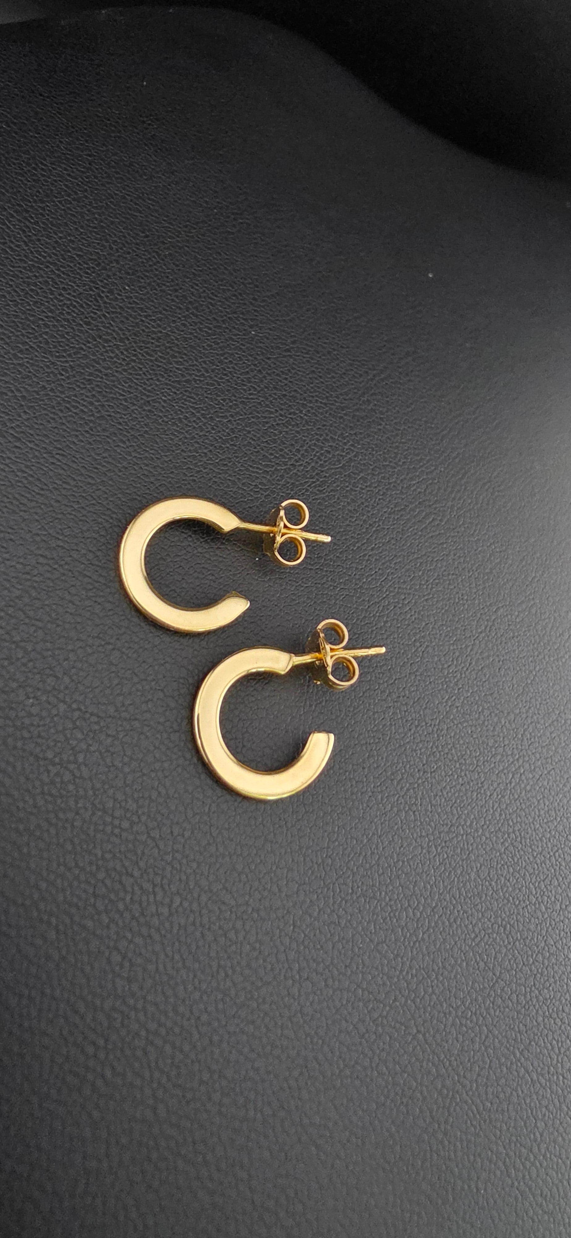C-Hoop Earrings Solid