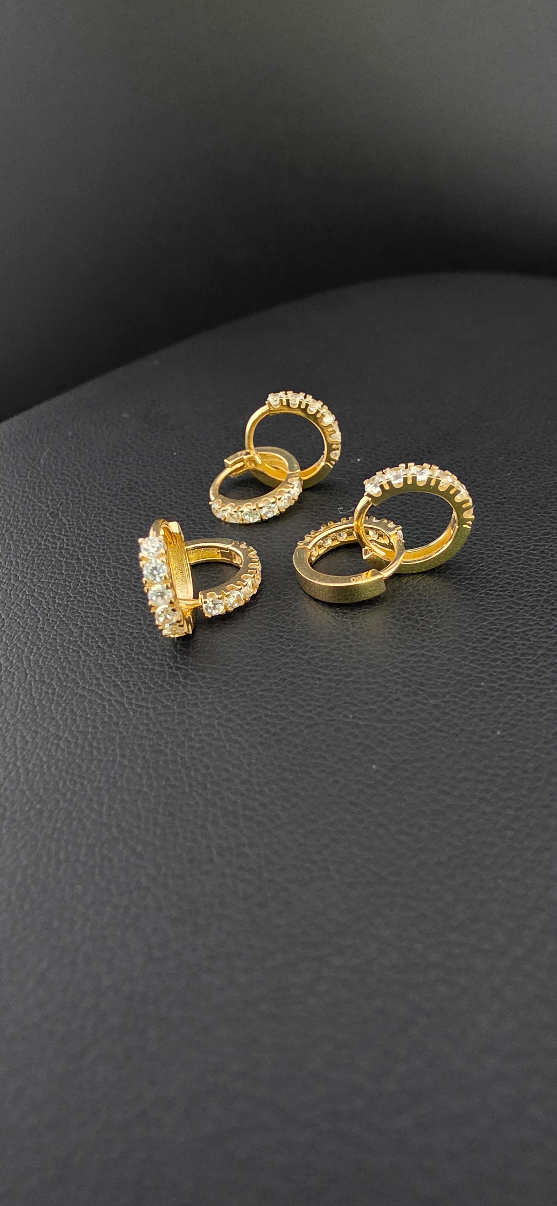 Huggie Mini Earring Baby