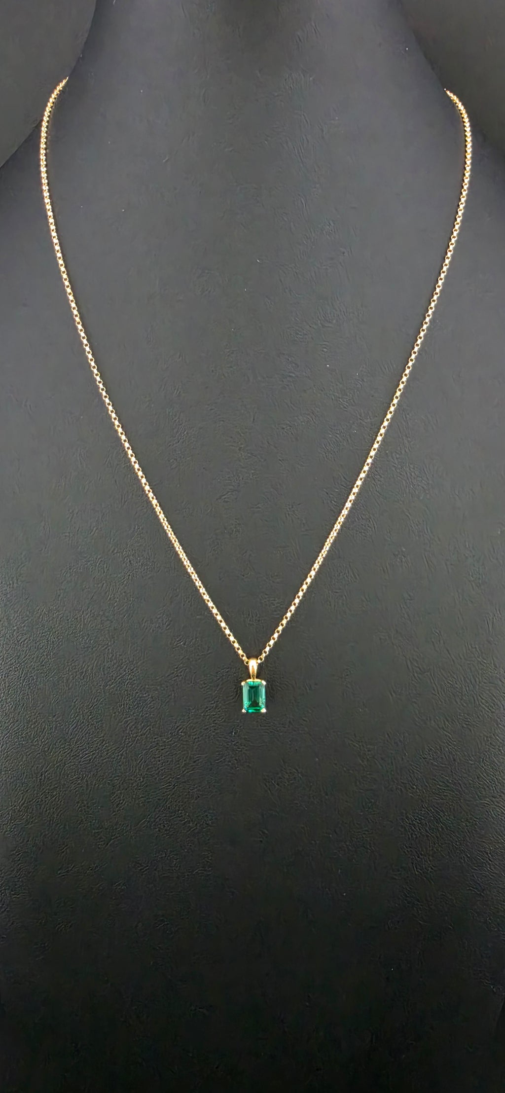 Esmerald 1ct Pendant